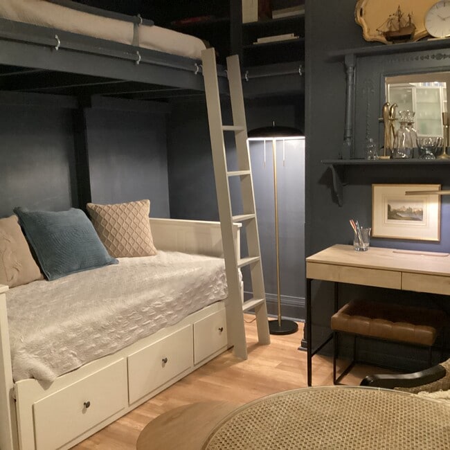 Building Photo - 21 Beacon St