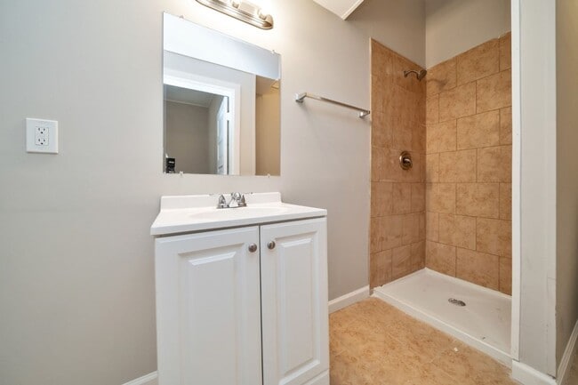 Building Photo - Renovated 3-Bedroom Home in Tuscaloosa – D...