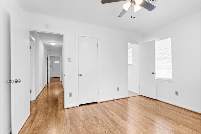 Building Photo - 1510 N San Jacinto St