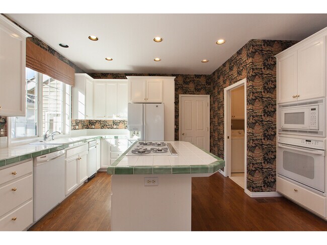 Building Photo - 16090 NW Birdie Ln