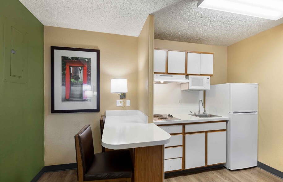 Building Photo - Furnished Studio-Denver - Cherry Creek