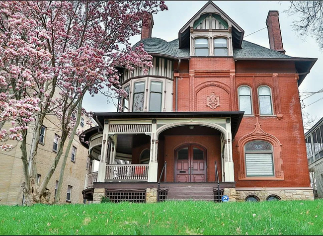 Building Photo - 2331 Park Ave