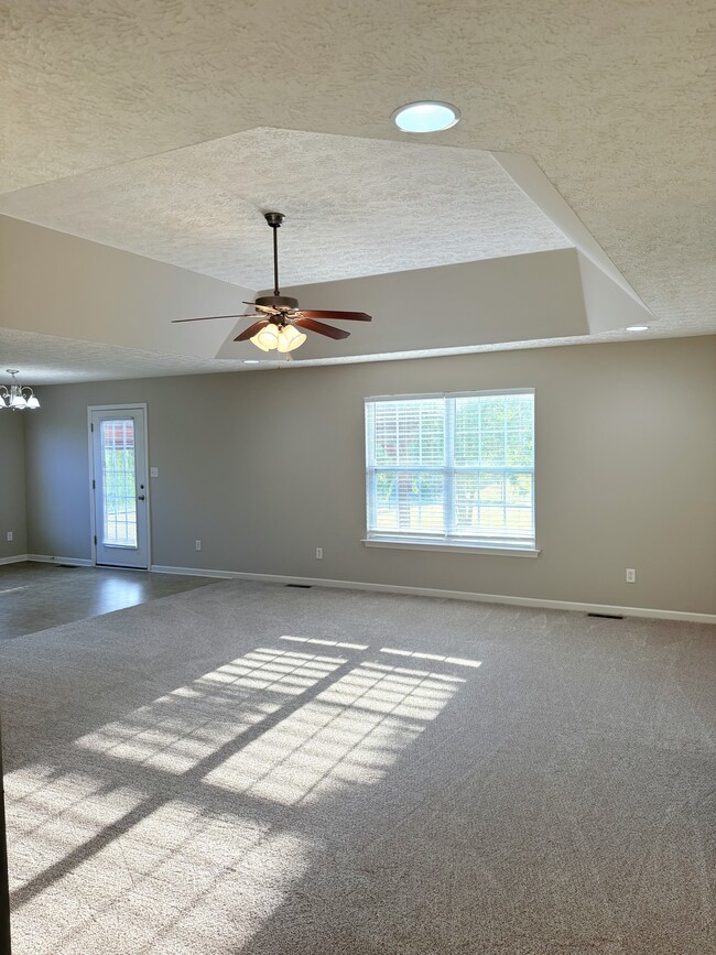 Building Photo - 409 Cedar Hollow Dr
