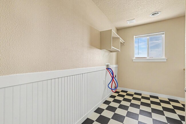 Building Photo - 18327 Buckeye Pl