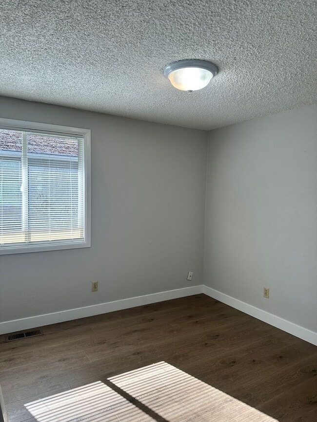 Building Photo - 4273 Campbell Dr SE
