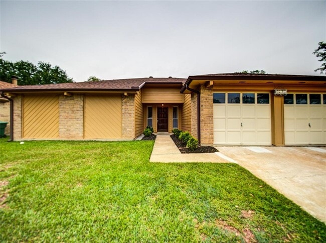 Building Photo - 6727 Harpers Dr