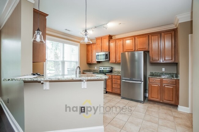 Building Photo - Stunning 2BR/2BA Condo in the Heart of Mt. Pleasant