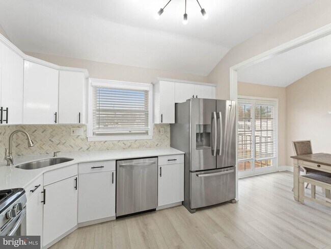 Building Photo - 74 Clement Dr