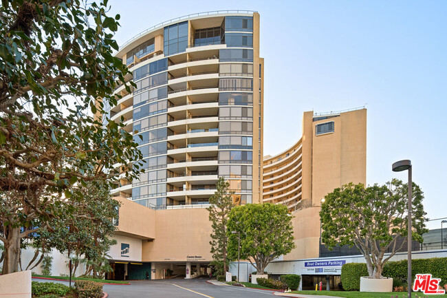 Building Photo - 4316 Marina City Dr