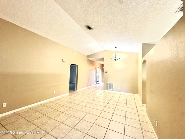 Building Photo - 4691 Manchester Dr