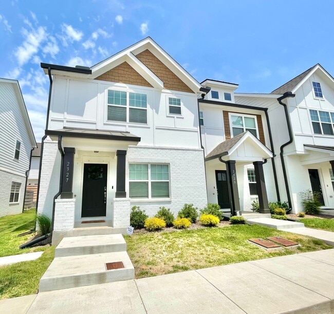 Primary Photo - FURNISHED (or not) Like New 2020 Build Old...