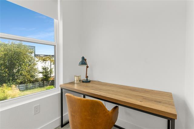 Building Photo - 4223 Delano Pl