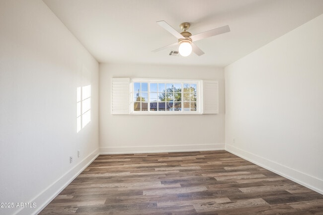 Building Photo - 2532 E Highland Ave