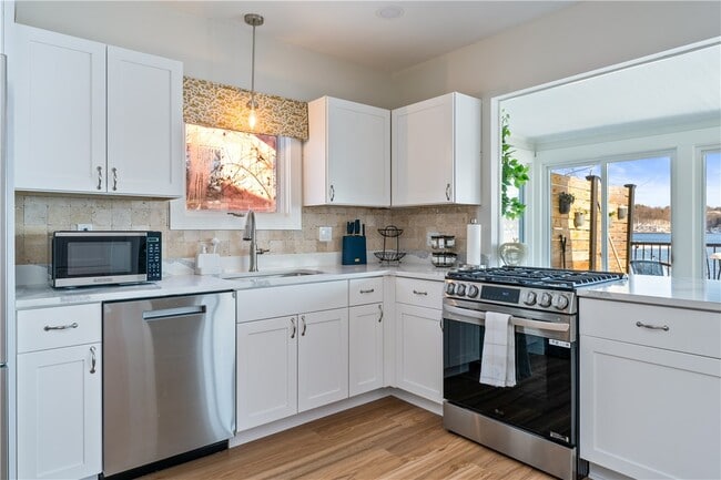 Building Photo - 1350 Bay Shore Blvd