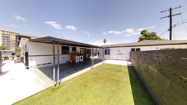 Building Photo - 5577 Mary Ln Dr