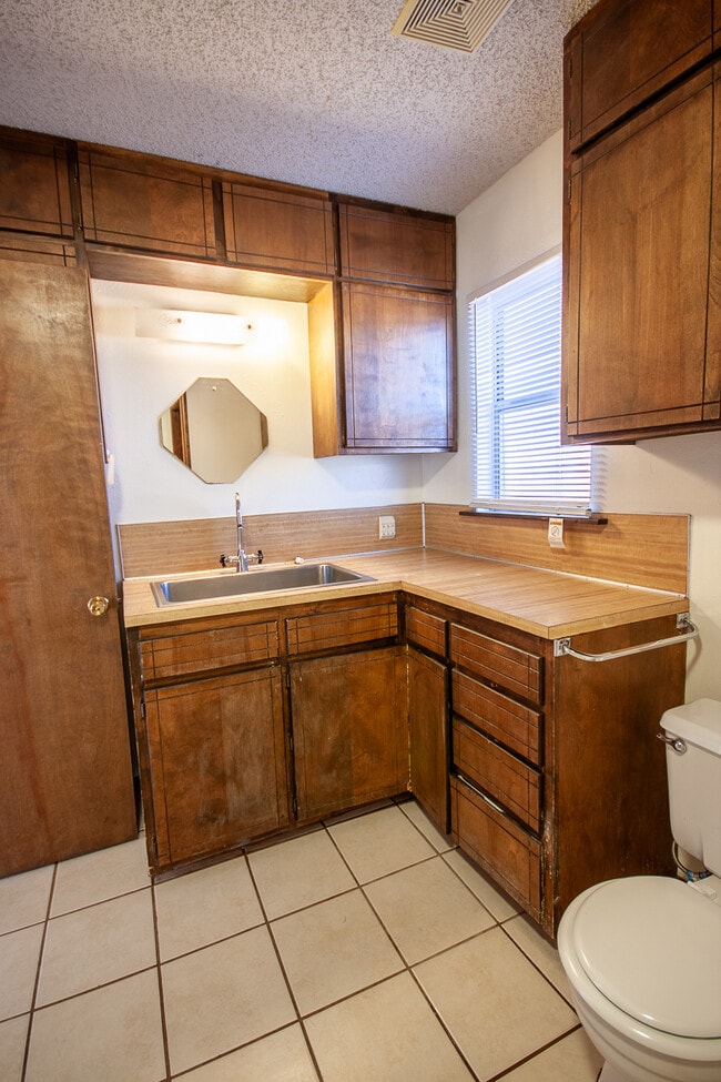 Building Photo - 1321 Piedmont Dr