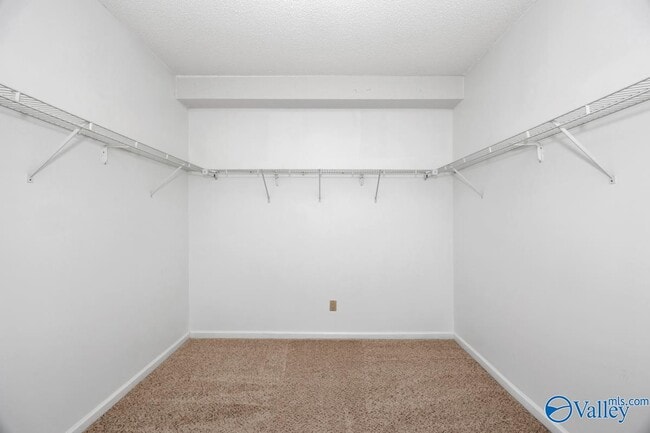 Building Photo - 722 Highland Dr