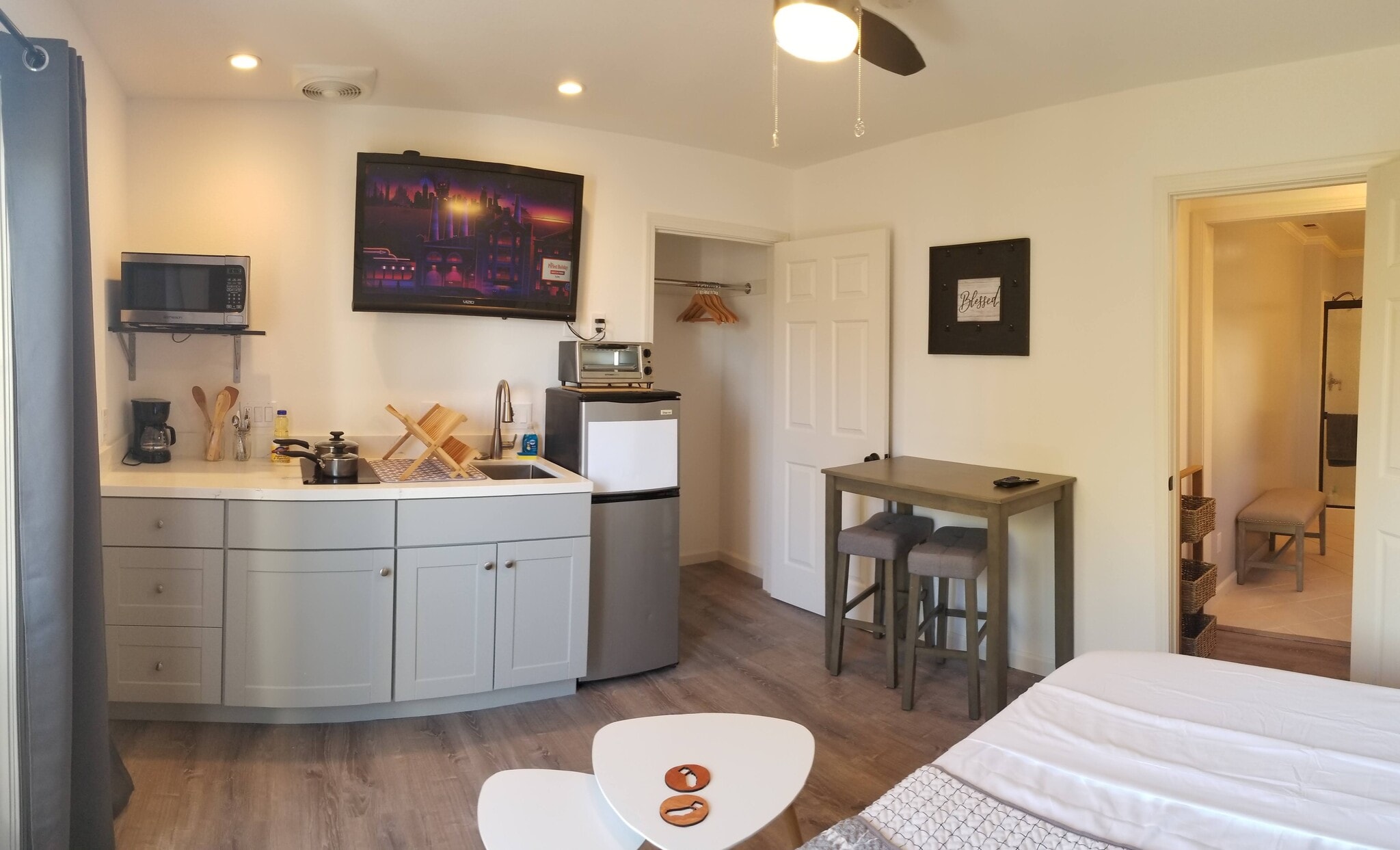 Hanging closet. TV with Roku comes with unit. - 1912 Eversley Plz