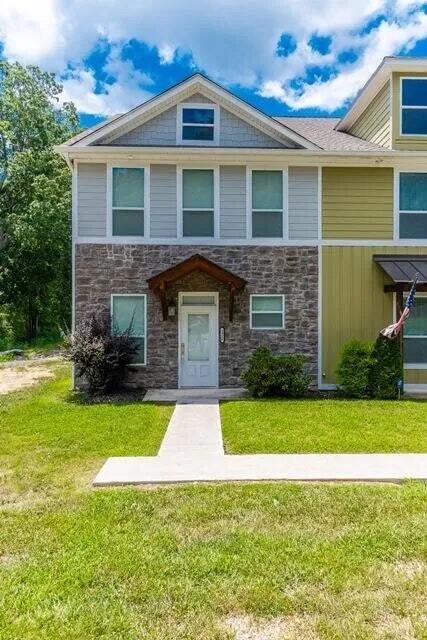 Building Photo - 1916F Young Road Southeast, Unit Furnished