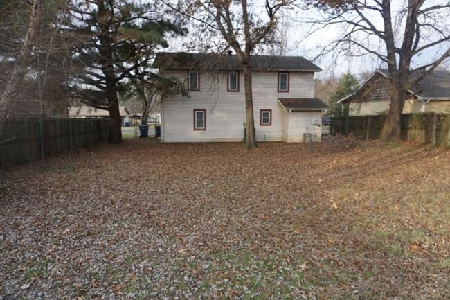 Building Photo - 65 Sycamore Cir