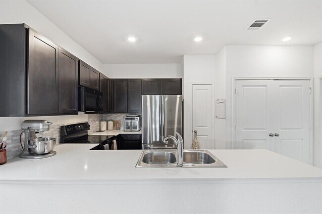 Building Photo - 1106 Cattail Ln