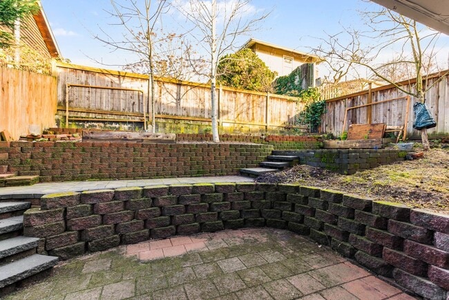 Building Photo - 2708 S Judkins St