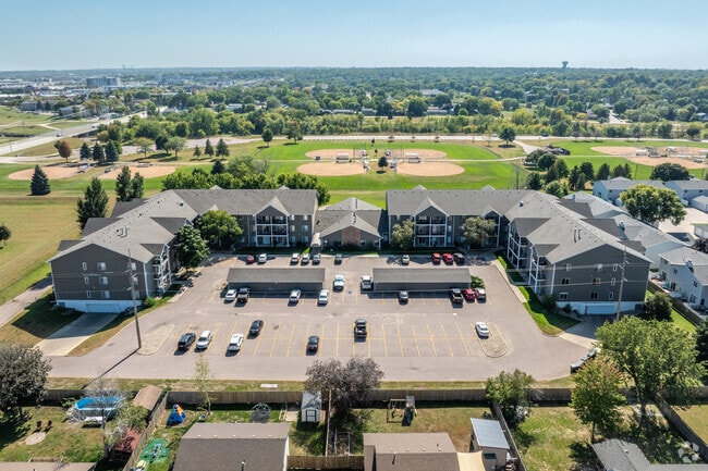 Building Photo - Kingsport Apartments