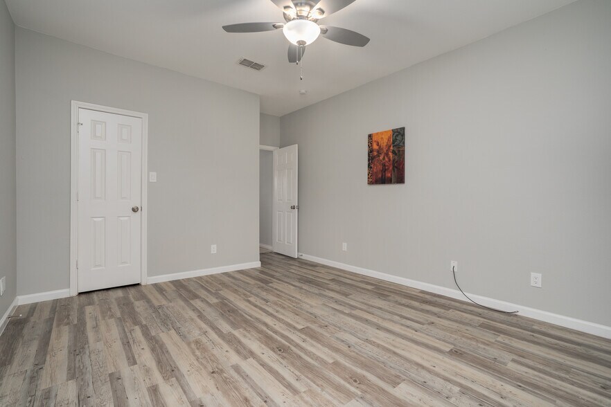 Building Photo - 317 Benjamin St