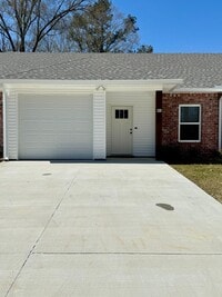 Building Photo - 2BD/2BA Townhome for Lease in Denham Springs! The Cottages at Beaver Creek