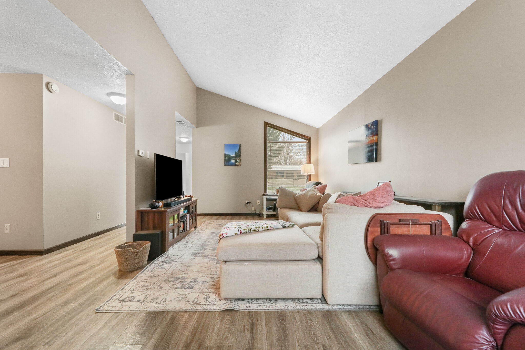 Living Room - 1098 Big Valley Dr