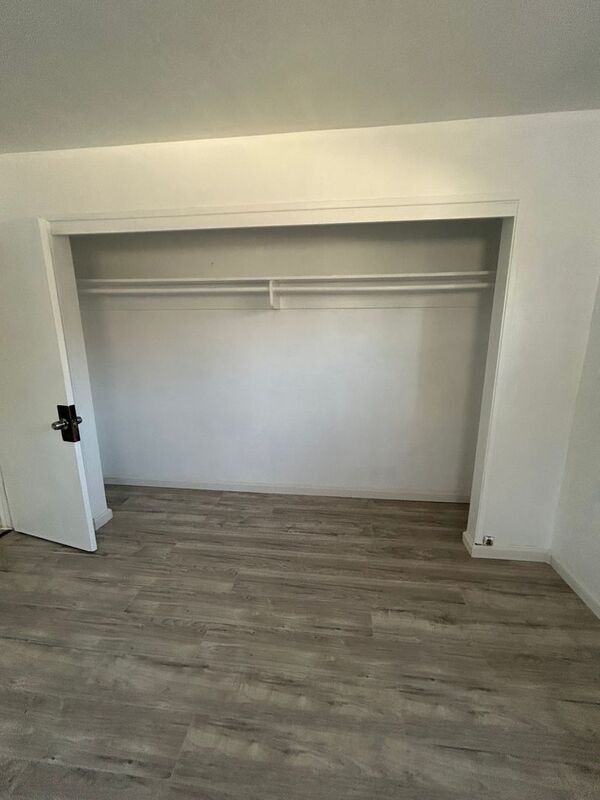 Building Photo - 1832 Skyline Dr