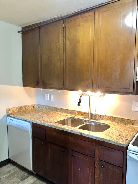 Building Photo - 4014 15th Ave S