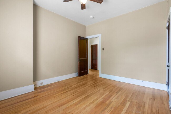 Building Photo - 264 S Lafayette St