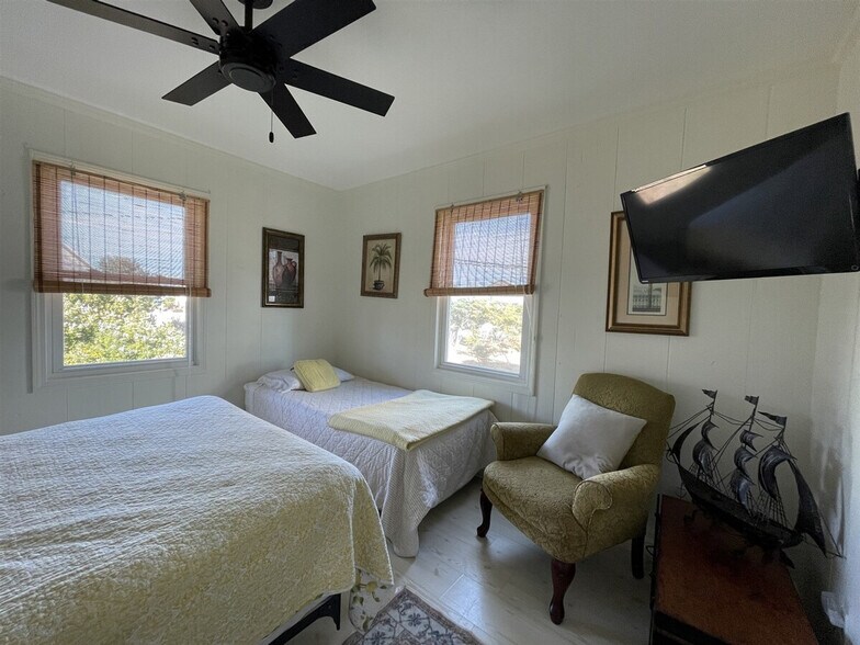 Building Photo - 54066 Marlin Dr