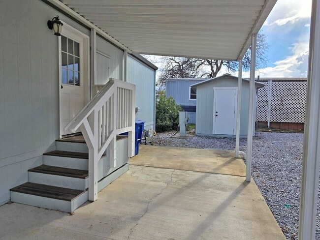 Building Photo - 4823 Pecan Dr