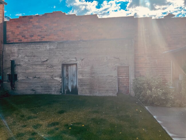 Building Photo - 214 S 2nd St