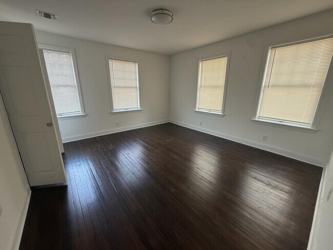 Building Photo - 152 Stevens Ave