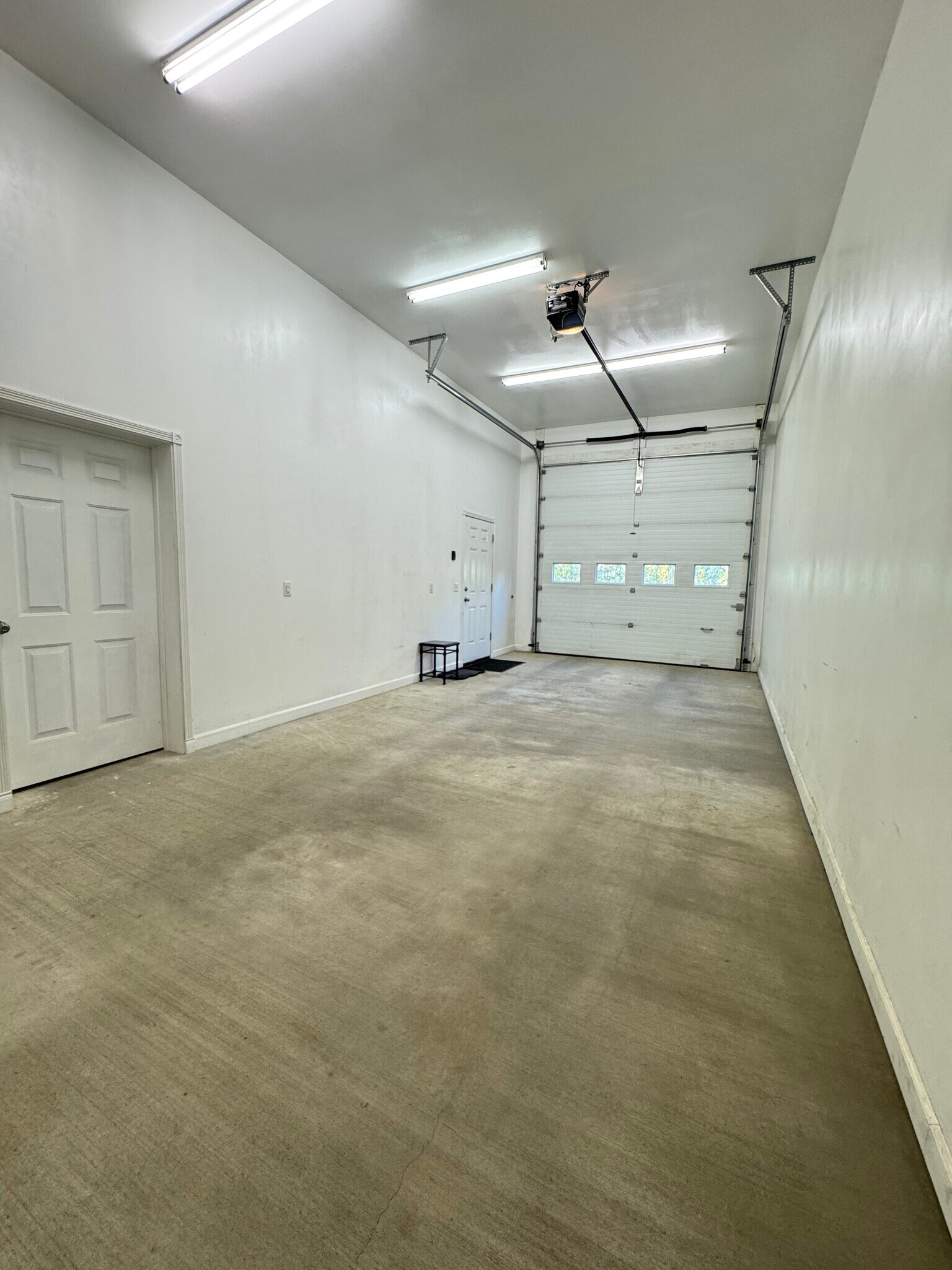 Building Photo - 2681 Mockler Ave