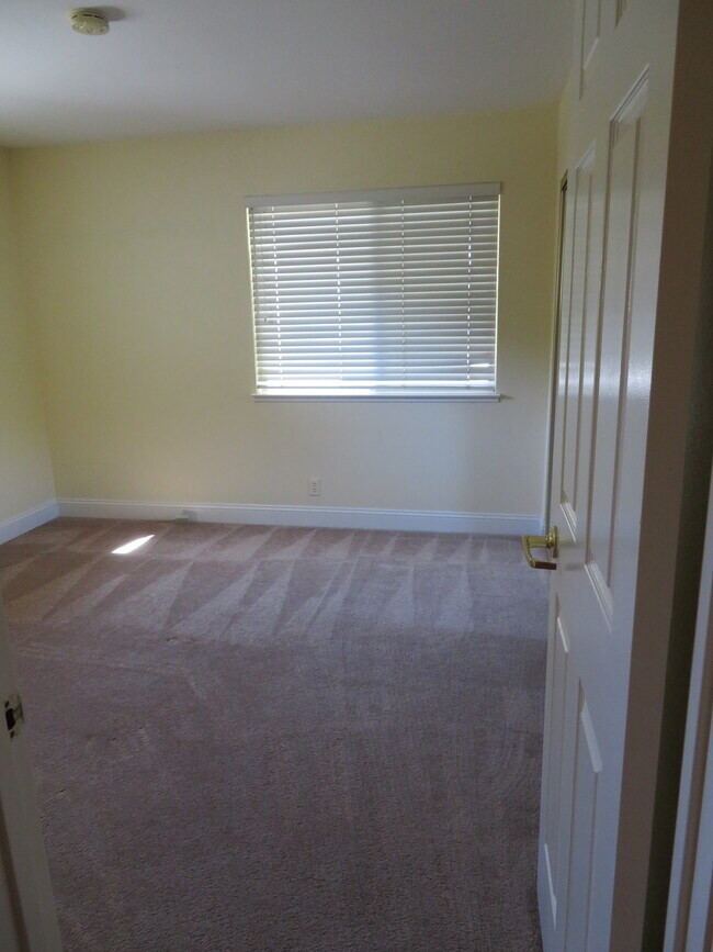 Building Photo - 3212 Bear Creek Dr