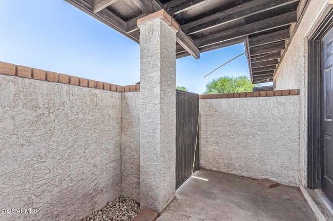 Building Photo - 1343 W 3rd St