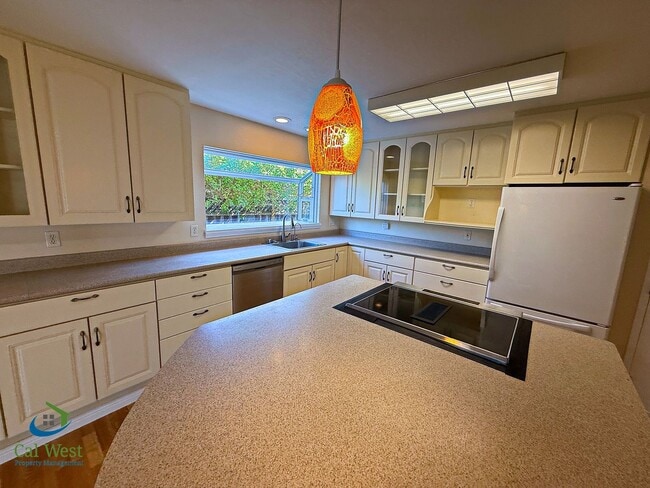Building Photo - 5331 Rimwood Dr