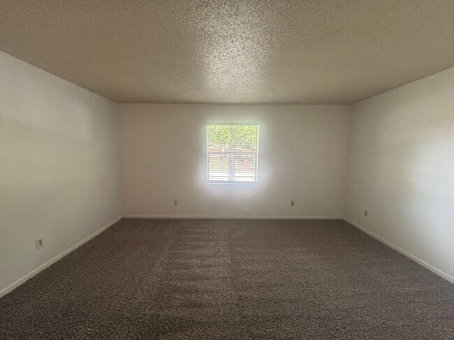 Building Photo - 1508-1510 Blackwell Drive