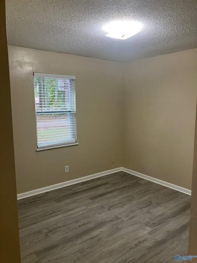 Building Photo - 3504 Penny St SW