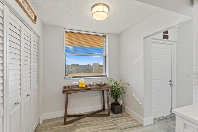 Building Photo - 1850 Homewood Blvd