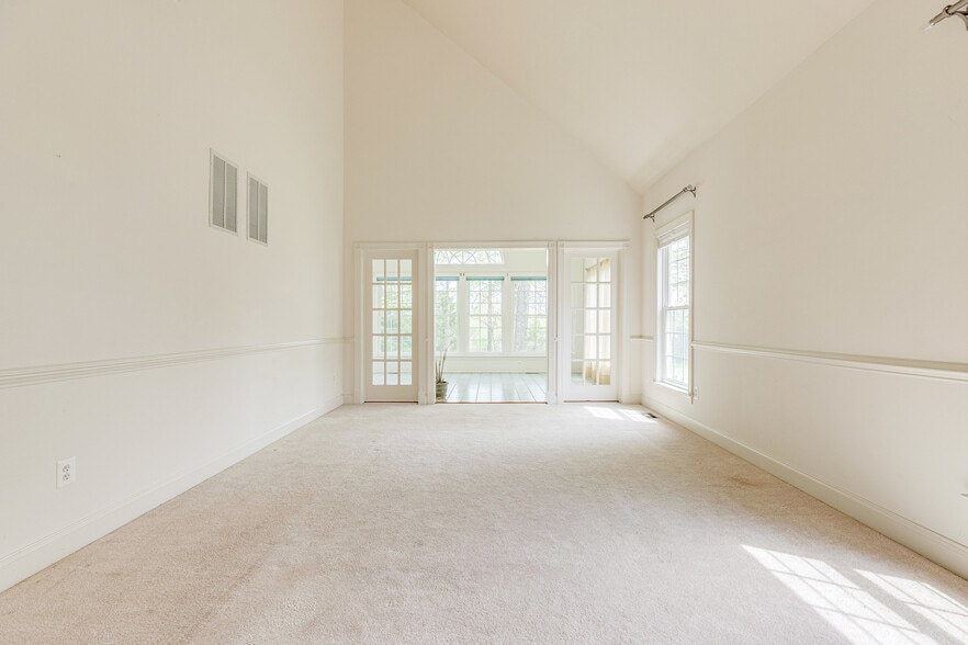 Formal living room - 25634 Creek Run Ter