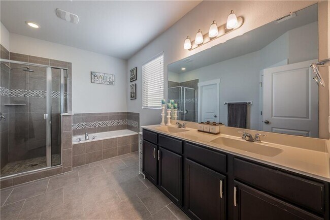 Building Photo - 161 Syrah Ct