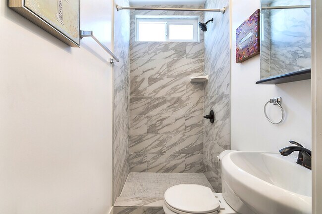 Building Photo - The Fairmount Four