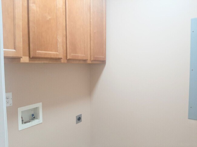 Building Photo - Beautiful 4 Bedroom Home in Chapel Hill