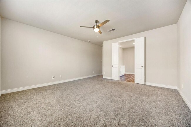Building Photo - 31214 Gullwing Manor Dr