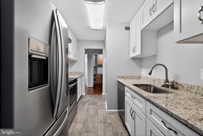 Building Photo - 200 N Pickett St